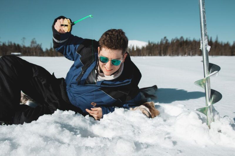 saariselka-arctic-ice-fishing-experience
