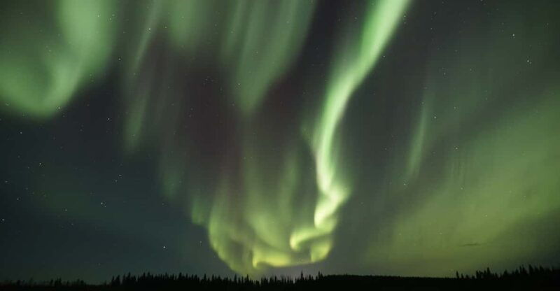 saariselka-aurora-photo-tour-by-car-with-transfer-drinks