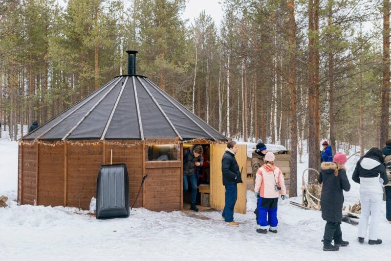 saariselka-husky-safari-with-kennel-visit