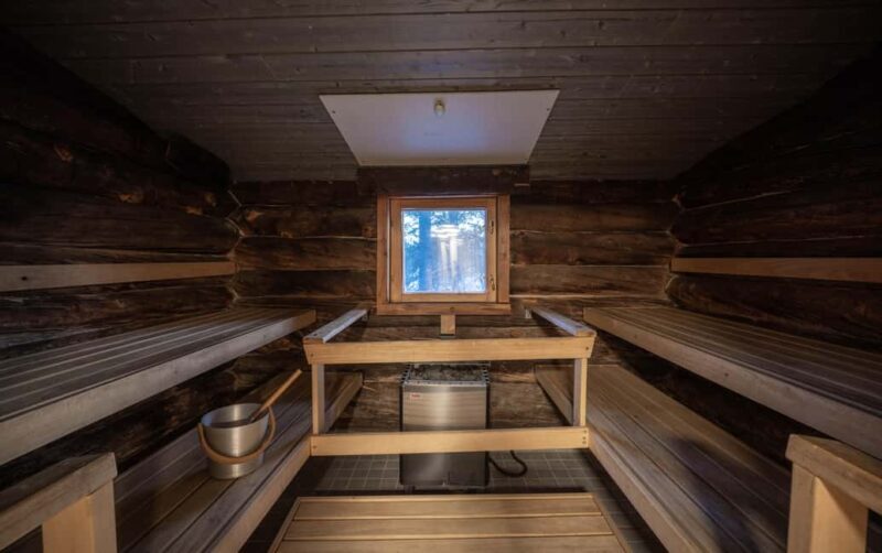 Saariselkä: Kuukkeli Saunaworld (Smoke Sauna) - FAQs