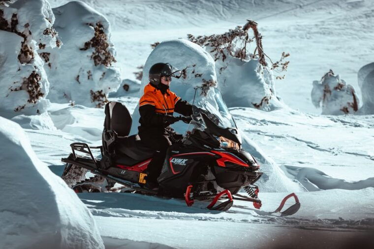 saariselka-snowmobile-ride-with-hot-drinks