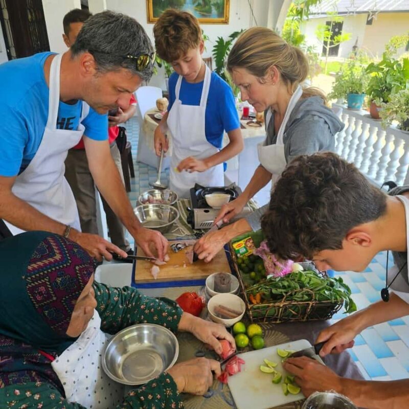 Sabah: Heritage Cooking Class with Market Tour & Transfer - Introduction
