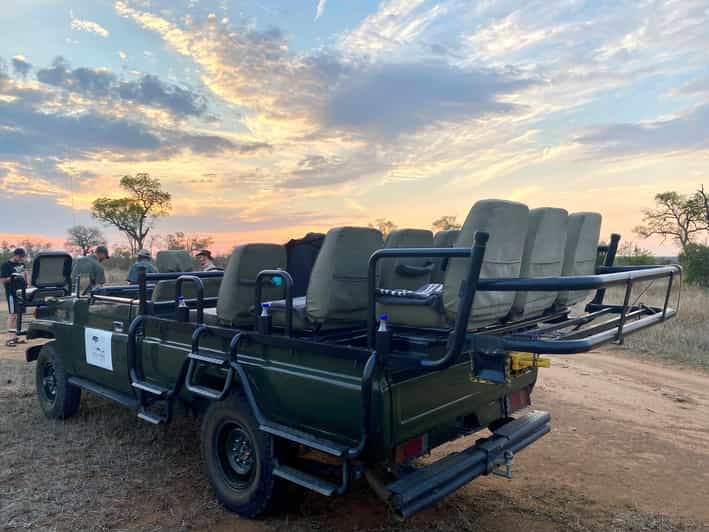 sabie-game-reserve-sunset-safari-with-sundowners