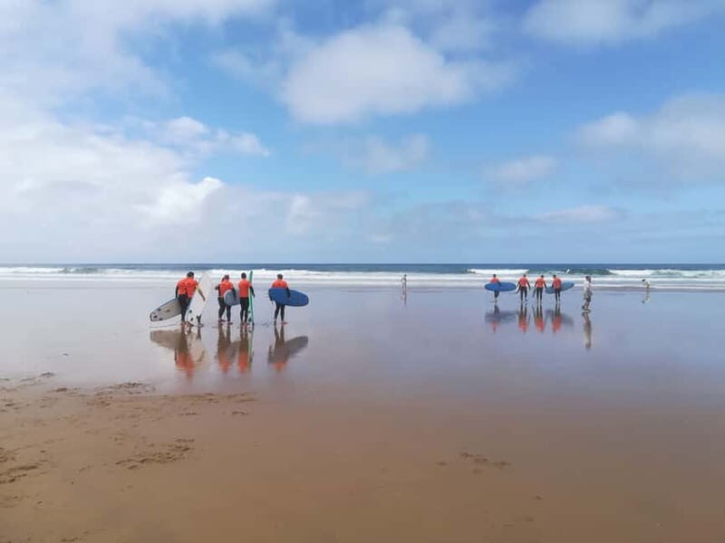 Sabura Surf Lessons & Rentals: F. da Telha Beach near Lisbon - What Makes Sabura Surf Lessons & Rentals Special?