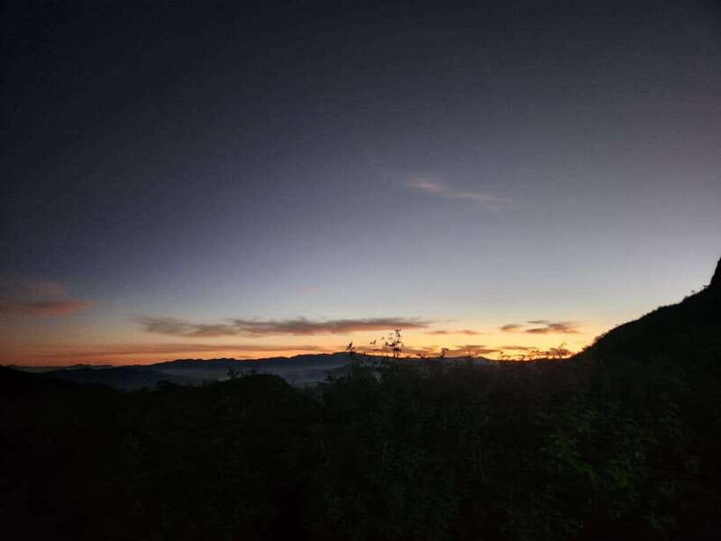 sacred-sunrise-adventure-adams-peak-day-tour