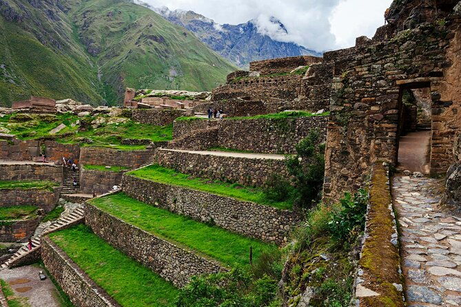 sacred-valley-and-machu-picchu-2-day-tour-with-accommodation