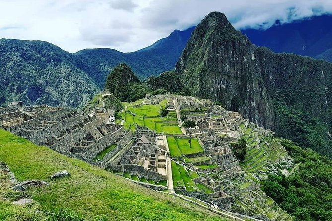 sacred-valley-and-machupicchu-by-train-2-days