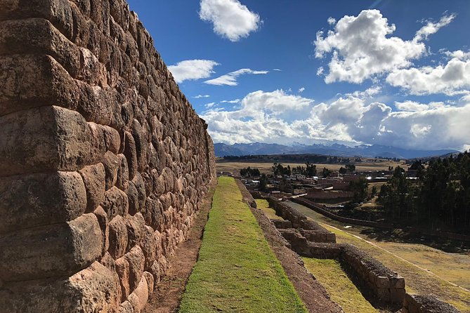 sacred-valley-chinchero-inca-town-moray-terraces-ollantaytambo-full-day