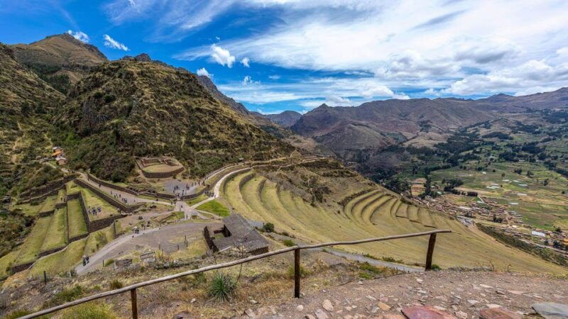 sacred-valley-chinchero-moray-ollantaytambo-pisaclunch