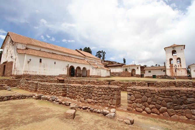 sacred-valley-chinchero-salt-mines-moray-from-ollantaytambo