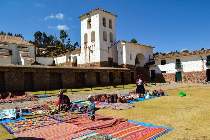sacred-valley-chinchero-salt-mines-moray-from-ollantaytambo