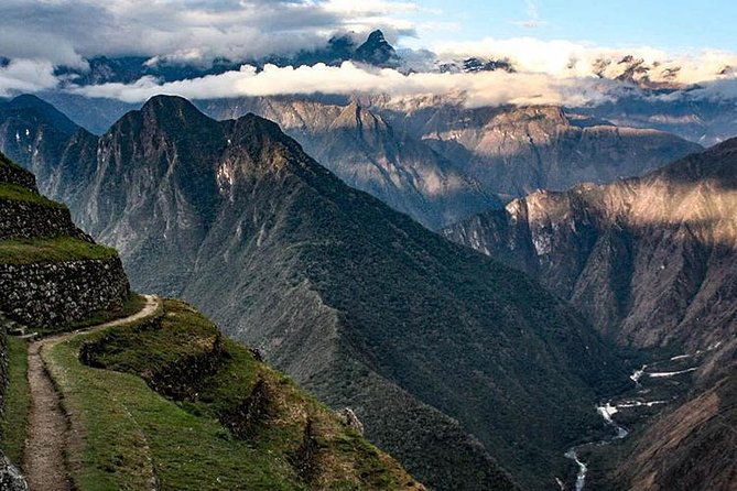 sacred-valley-of-the-incas-and-machu-picchu-2d-1n