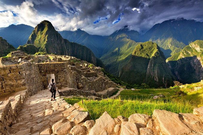sacred-valley-to-machu-picchu-connection-2-days