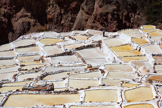 sacred-valley-tour-chinchero-maras-moray-and-ollantaytambo
