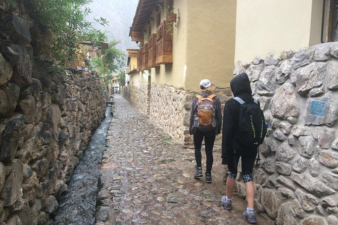 sacred-valley-tour-lunch-scape-the-crowds