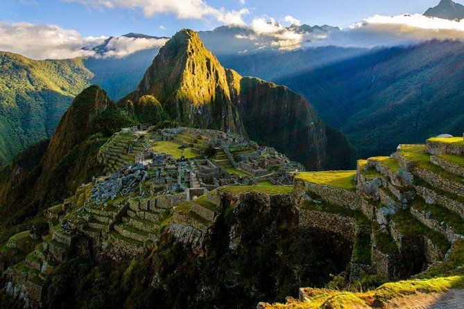 sacred-valley-trip-to-machu-picchu-2-days