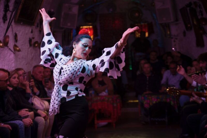 sacromonte-flamenco-show-at-cuevas-los-tarantos-tickets