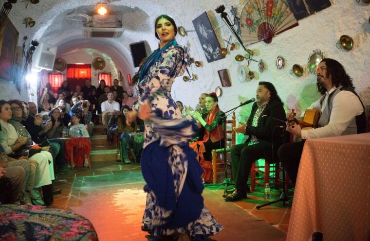 sacromonte-flamenco-show-at-cuevas-los-tarantos-tickets