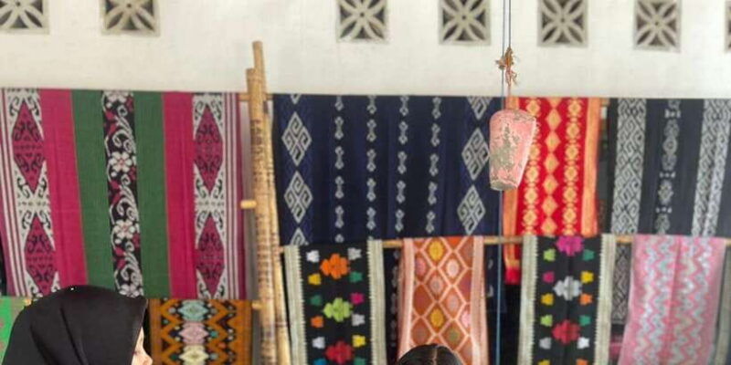 sade-village-kuta-lombok-and-south-coasts-private-tour