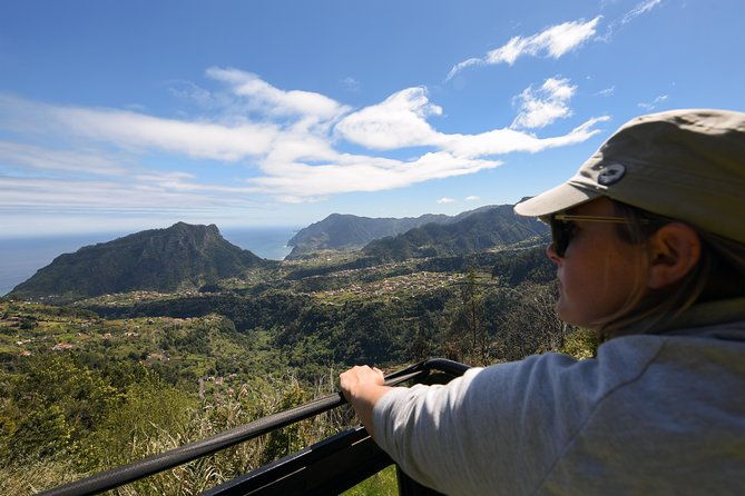 safari-4x4-pico-arieiro-santana-in-small-group-flowereast