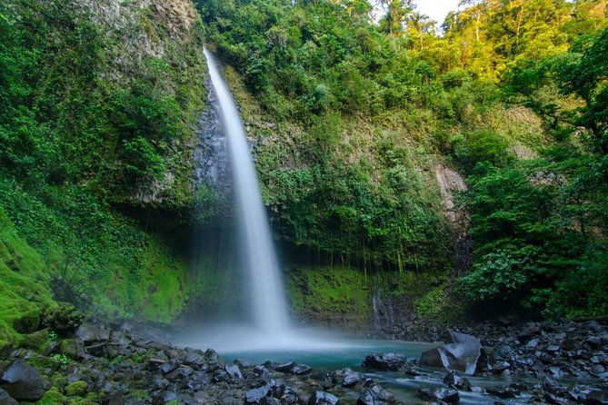 safari-float-fortuna-waterfall-and-typical-lunch