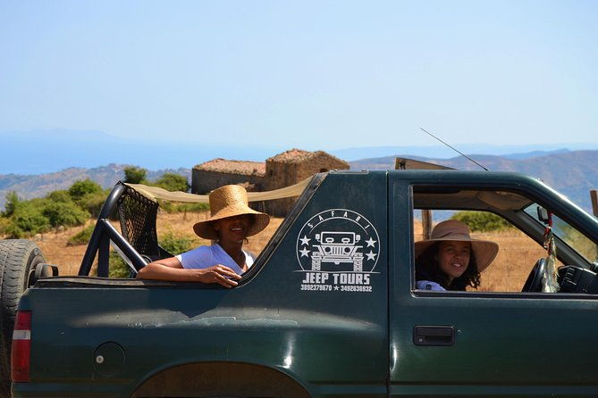 safari-jeep-wild-adventure