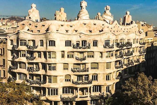 sagrada-familia-and-gaudi-private-tour-with-skip-the-line-tickets