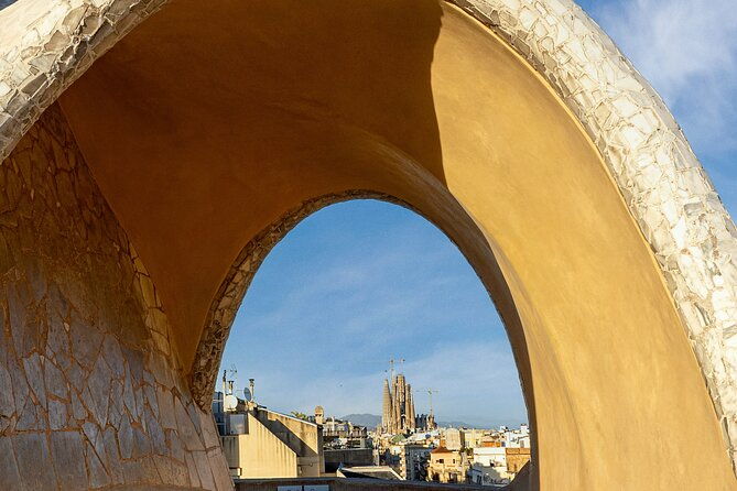 sagrada-familia-casa-mila-gaudis-icons-guided-tour-with-cava