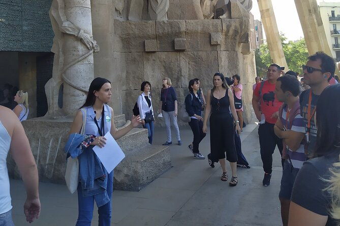 sagrada-familia-english-guided-tour-optional-tower-access