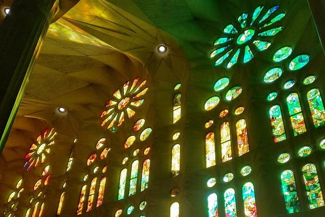 sagrada-familia-english-guided-tour-optional-tower-access