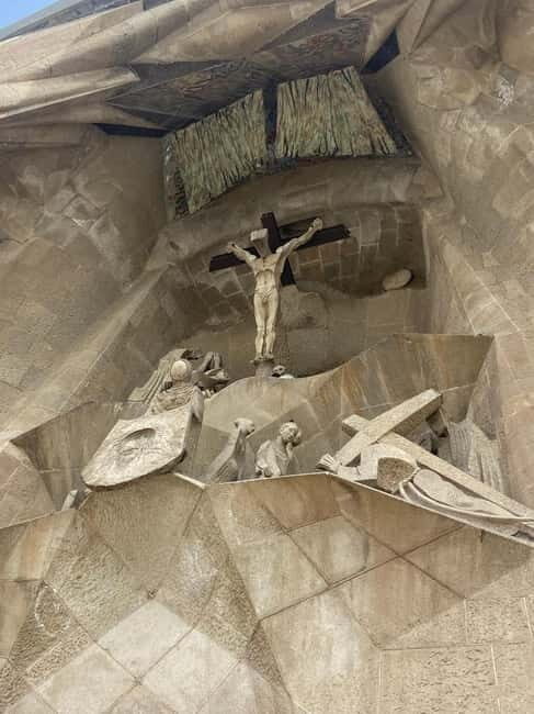Sagrada Familia Guided Tour in English: Small group - Key Points  