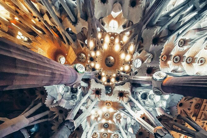 sagrada-familia-guided-tour-skip-the-line-ticket-in-barcelona