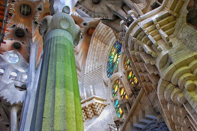 sagrada-familia-guided-tour-with-fast-track-entry