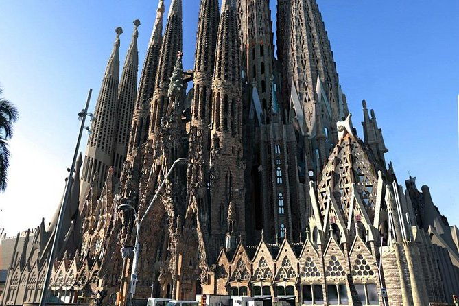 sagrada-familia-guided-tour-with-fast-track-entry