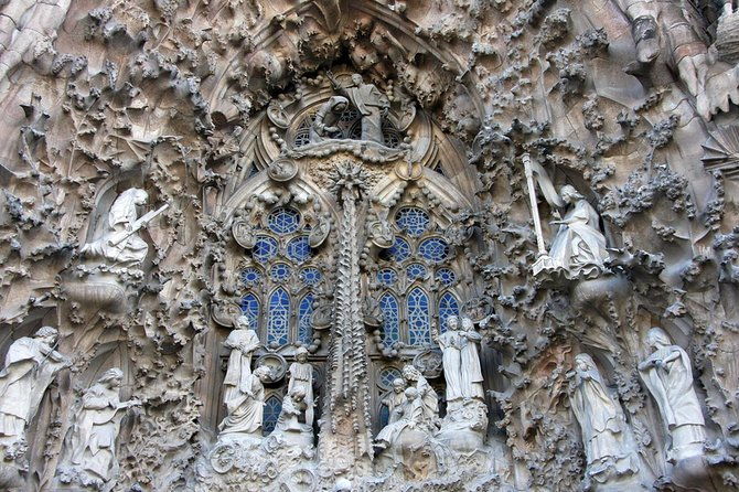 sagrada-familia-guided-tour-with-fast-track-entry