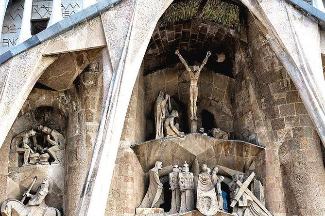 sagrada-familia-guided-tour-with-fast-track-entry