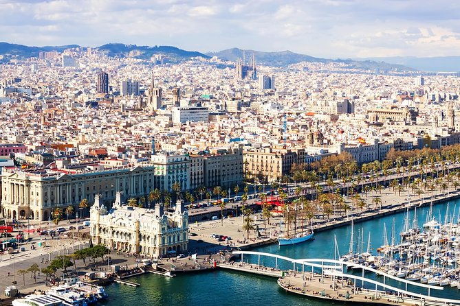 sagrada-familia-montserrat-small-group-tour-with-hotel-pick-up
