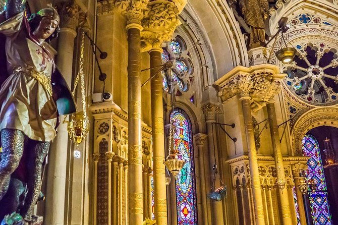 sagrada-familia-montserrat-small-group-tour-with-hotel-pick-up