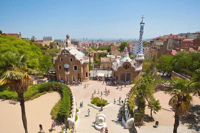 sagrada-familia-park-guell-guided-tour-with-skip-the-line