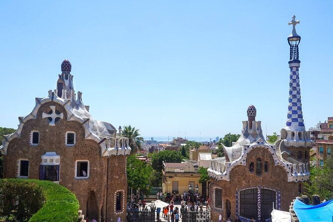 sagrada-familia-park-guell-guided-tour-with-skip-the-line