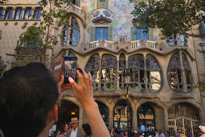 sagrada-familia-park-guell-most-complete-private-full-day-tour