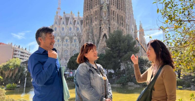 sagrada-familia-private-guided-tour-3