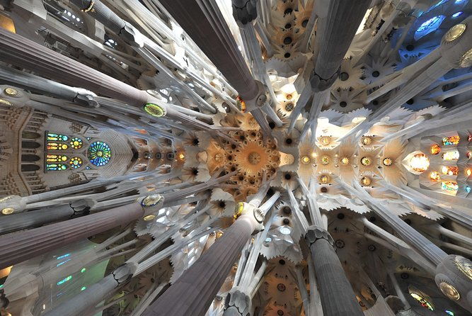 sagrada-familia-private-tour-in-barcelona