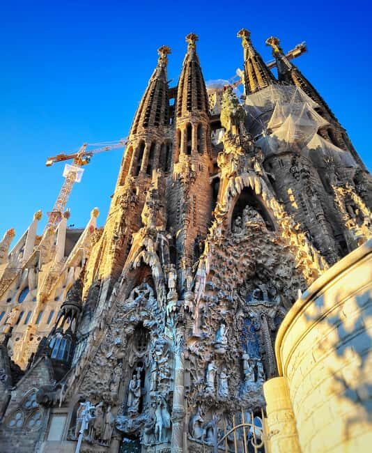 Sagrada Familia Private Tour with Entry Ticket in English - Why This Tour Offers Great Value