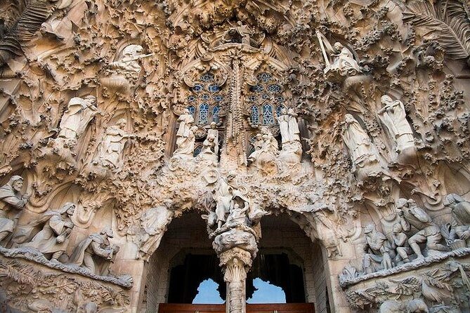 Sagrada Familia Private Tour with Expert Guide - What to Expect During the Tour