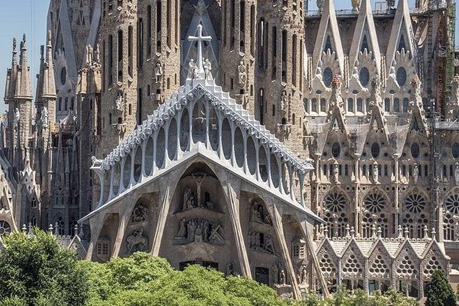 sagrada-familia-private-tour-with-skip-the-line-ticket