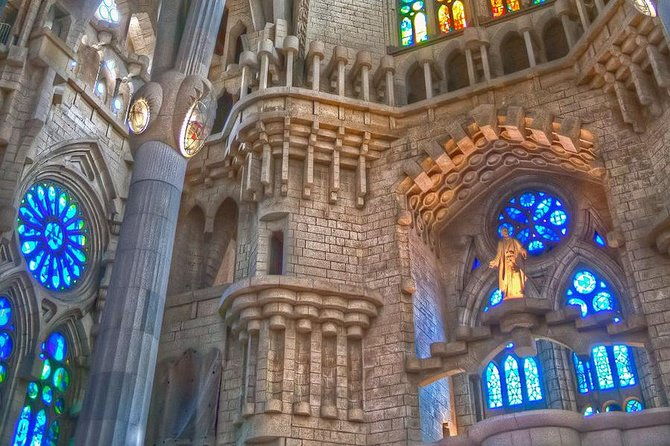 sagrada-familia-private-tour-with-skip-the-line-ticket