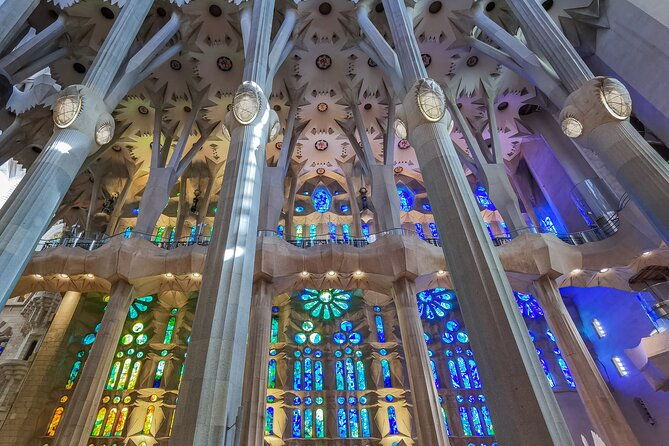 sagrada-familia-small-group-guided-tour-with-skip-the-line-ticket
