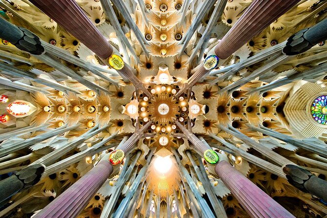 sagrada-familia-the-golden-hour-with-skip-the-line-tickets