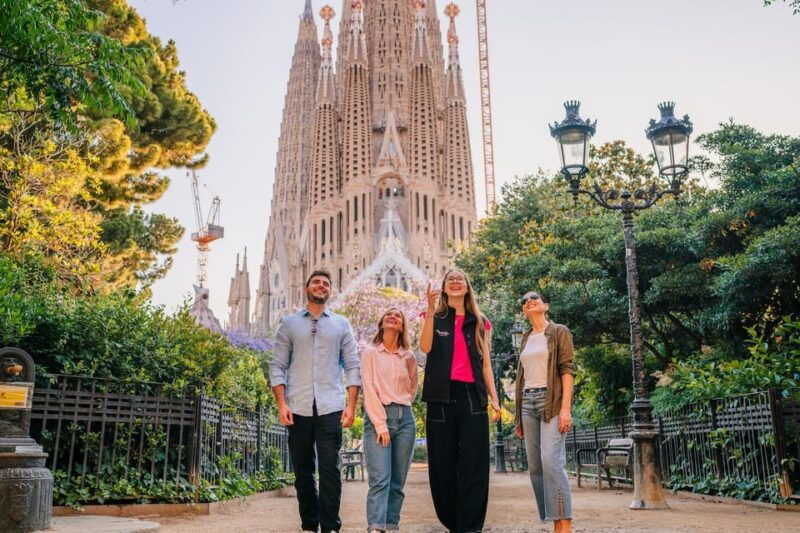 sagrada-familia-with-official-guide-fast-track-entry
